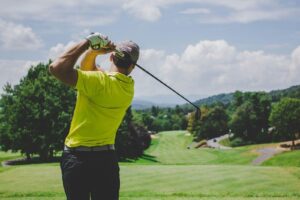 The Health Benefits of Playing Golf Regularly